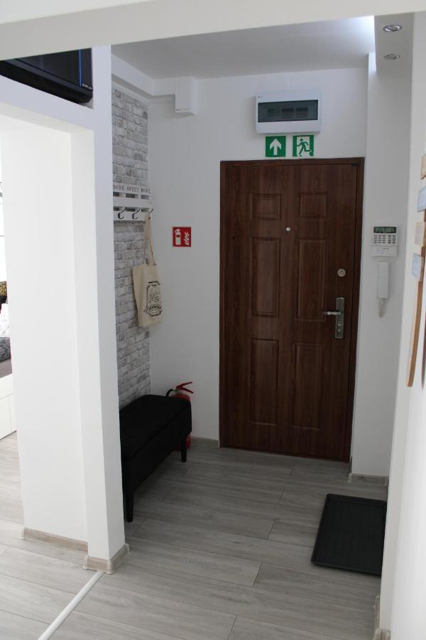 Апартаменты Izzy Apartament Мишкольц Экстерьер фото